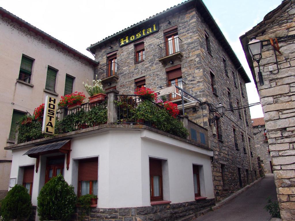 Hostal Pirineos Sarvise Hotel Exterior foto